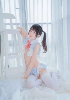 美女被靠