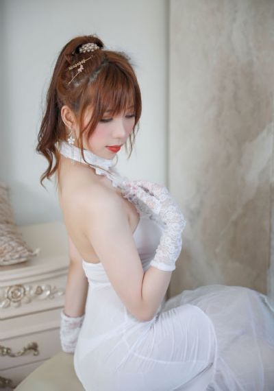 白莲花度假村第一季