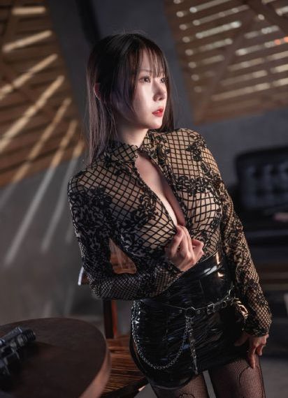 军人野外吮她的花蒂的视频